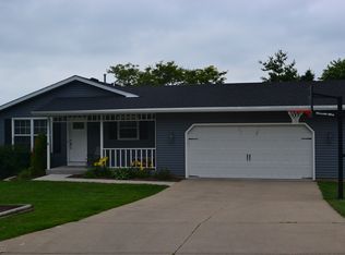 506 Reid Dr, Mount Horeb, WI 53572