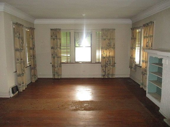 2nd image of 1454 N Menard Ave
