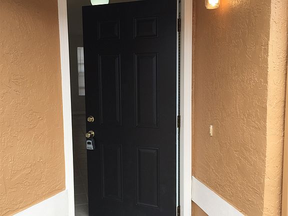 5th image of 1047 Florida Holly Dr