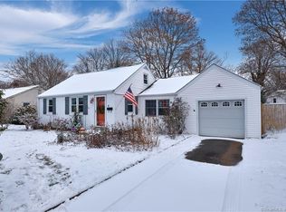 12 Palmer Ter, Clinton, CT 06413