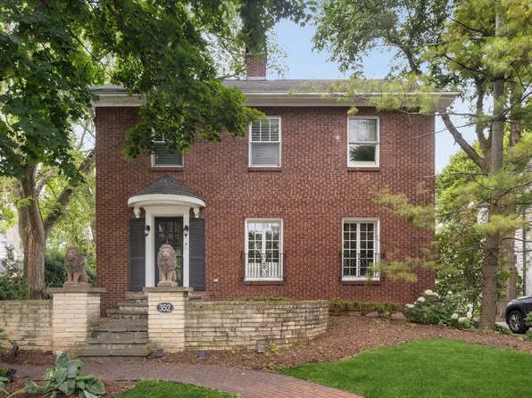 352 Ravine Rd, Hinsdale, IL 60521