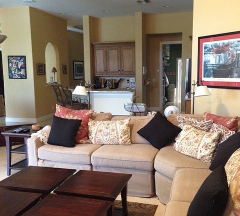 Open to kitchen w/breakfast bar