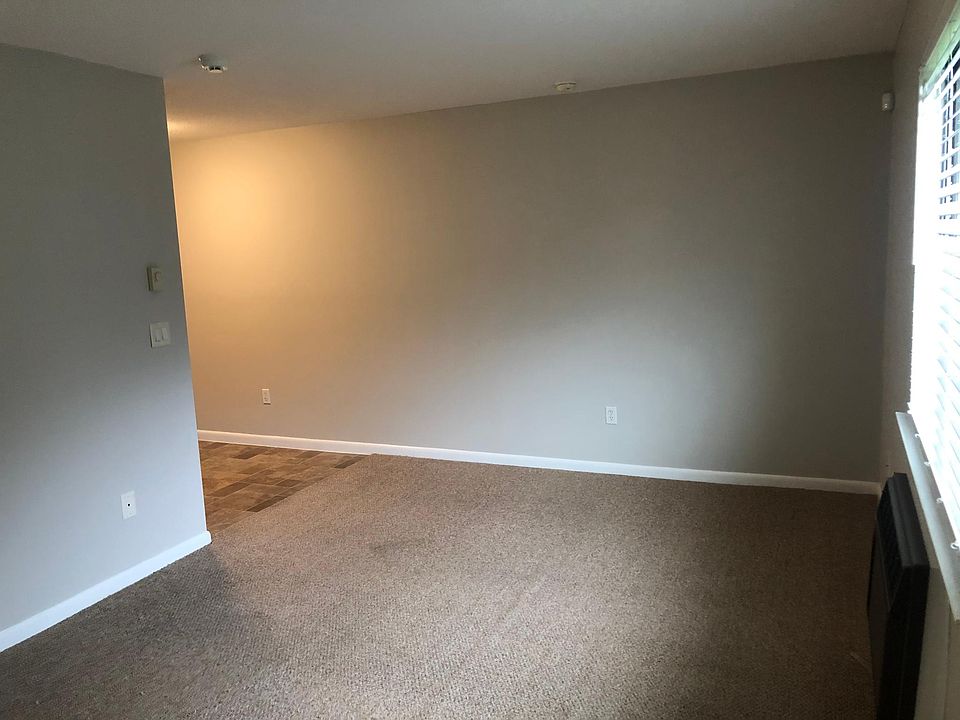 2nd image of 14 Short St APT 1E