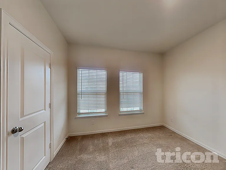 2401 Lalun Ln — Photo 11
