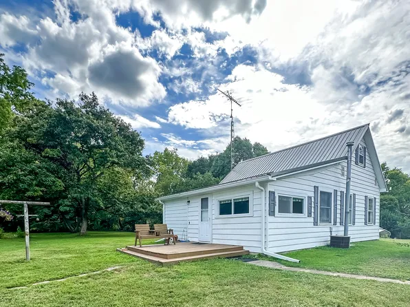 1109 N Plum St, Veedersburg, IN 47987