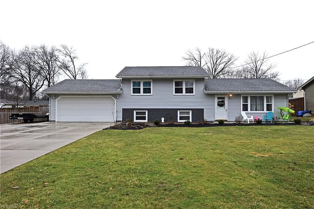 4511 Alderwood Dr photo 1