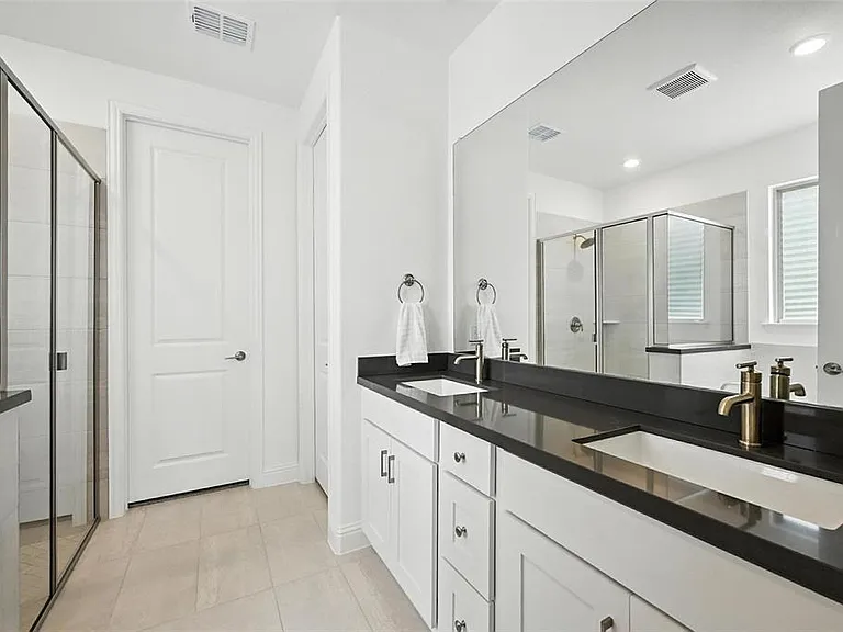 447 Holly Rd — Photo 9