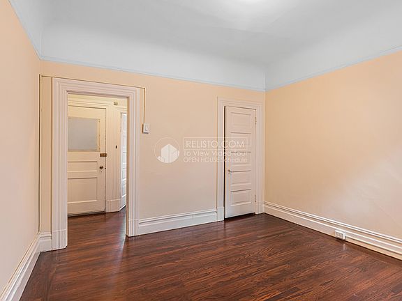 4th image of 410 Broderick St Unit A