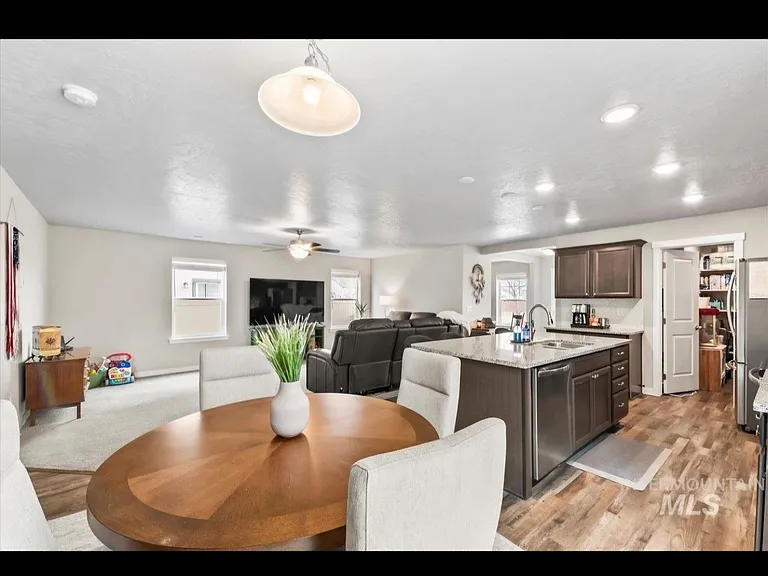 7662 S Sea Breeze Way — Photo 19
