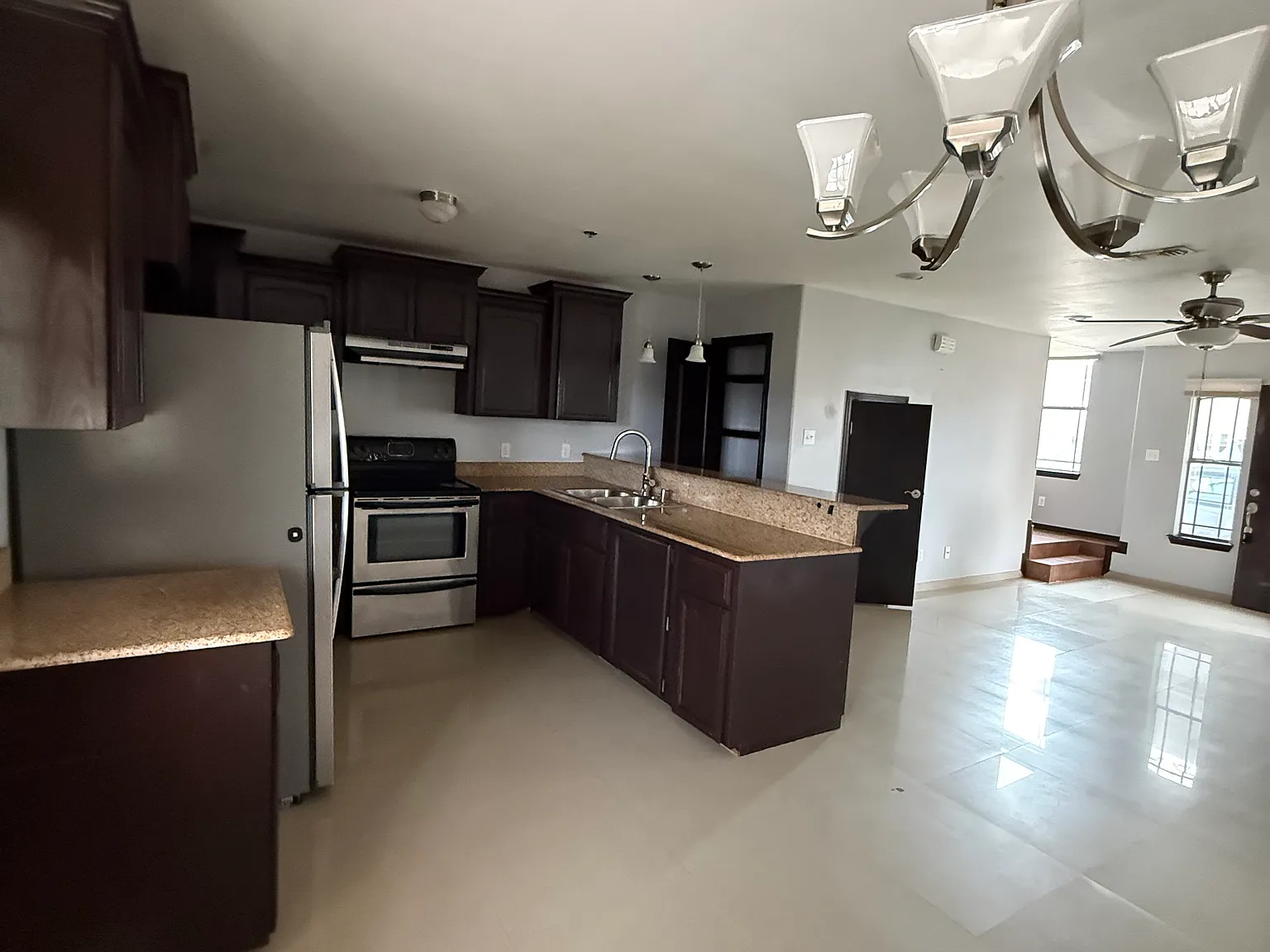1204 Fig Ave — Photo 2