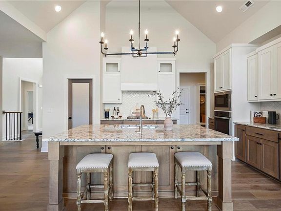 4th image of 1917 SW Fern Cir