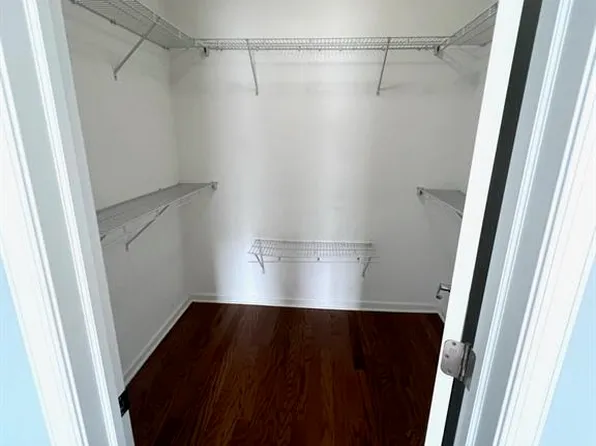 1209 Summit Avenue image 9 of 21