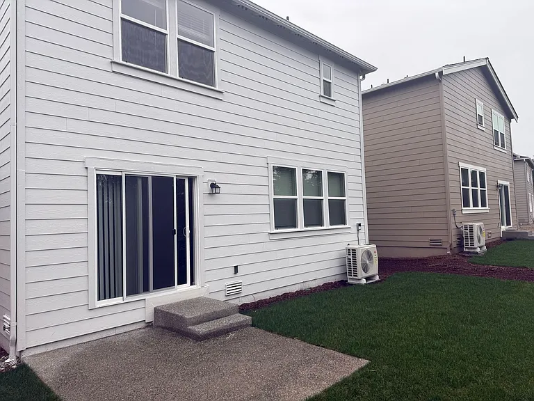 1441 SW Fielder Pl — Photo 28