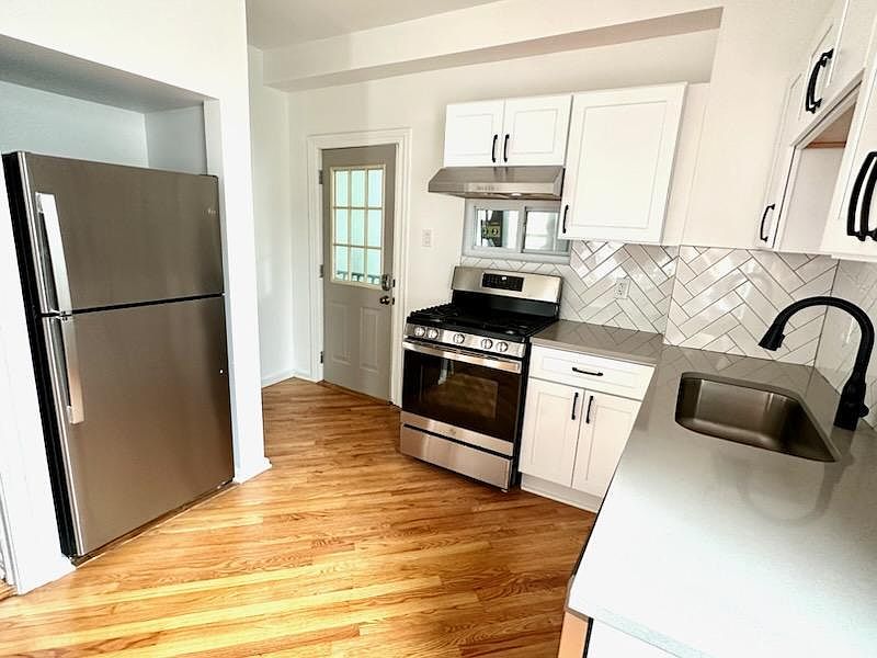 1st image of 2035 N Clifton Ave #2R