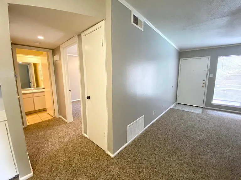 Treehouse Apartments — Photo 13