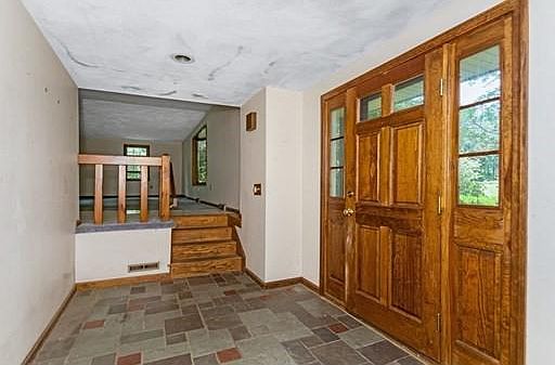 5th image of 8 Loiselle Ln