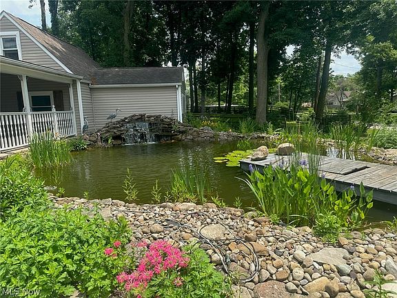 2nd image of 549 Perry Rd