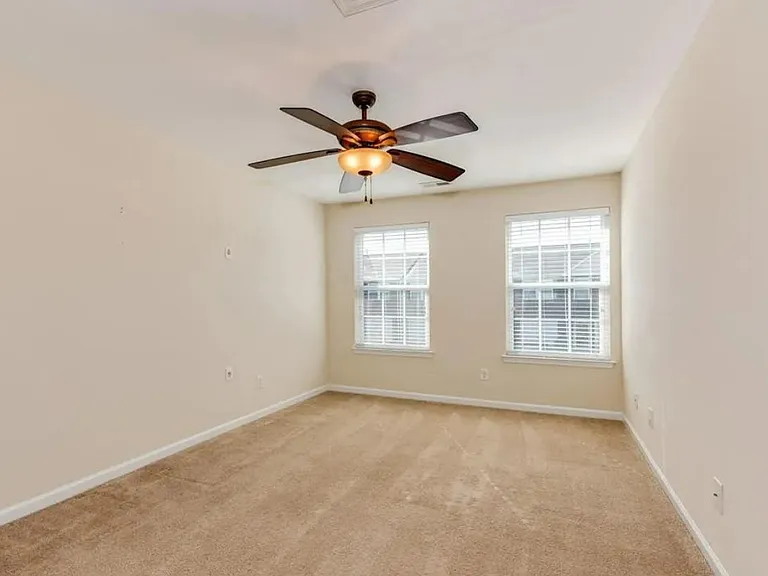 4015 Fenworth Ct — Photo 22