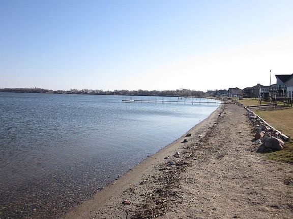 5th image of 20 Beachcomber Dr
