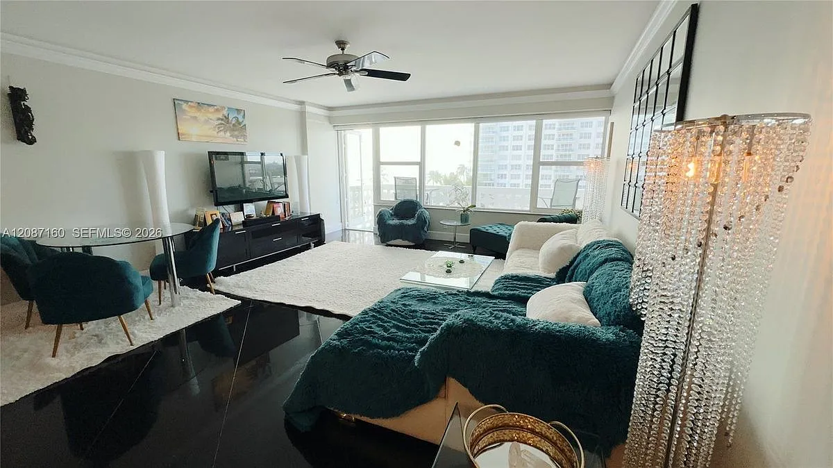 1 bed, 1.5 bath, 940 sqft, $2,700 — Photo 4