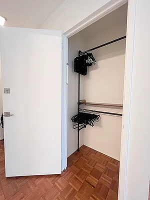 Rented by R New York | media 10