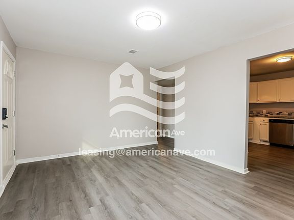 1097844_003_wm_-_living_room_13570370.jpg
