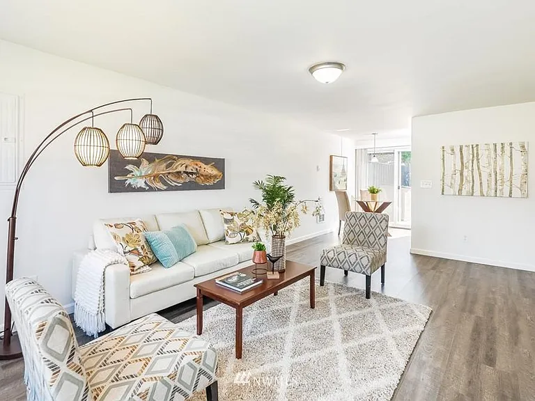1744 N Rainier Ave — Photo 4