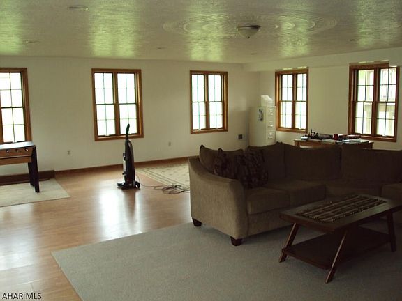4th image of 232 Bonnie Ln