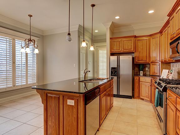 5th image of 106 Laguna Ln