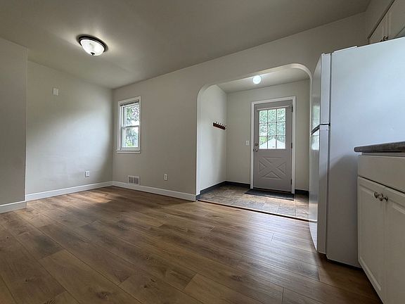 5th image of 816 Webster St NW