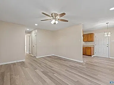 3 bed, 1.0 bath, 1101 sqft, $1,299 — Photo 4