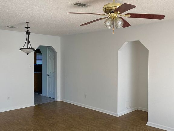 2nd image of 174 Sunny Lee Ln