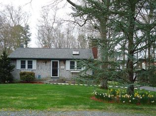 11 Regis Rd, East Falmouth, MA 02536