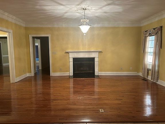 2nd image of 1070 5th Ave
