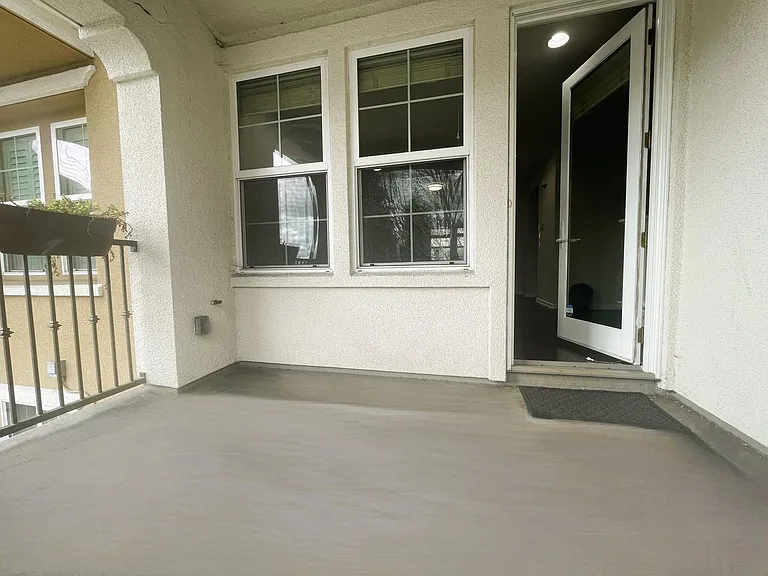 863 N King Rd — Photo 9