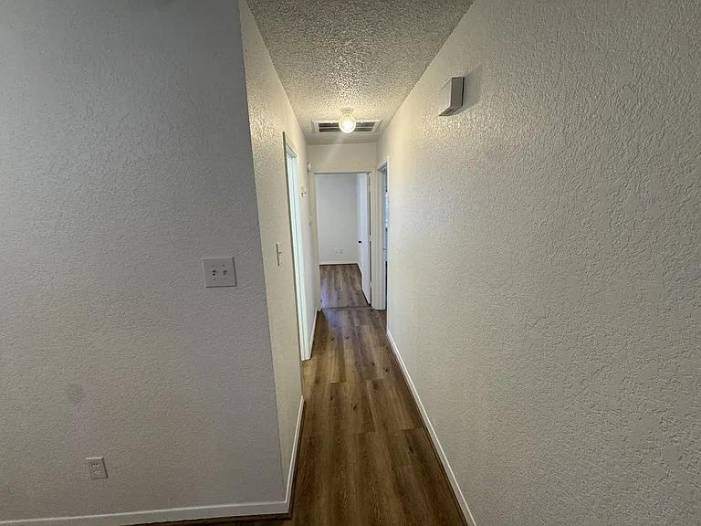 1140 Landsdale Ln #1140 — Photo 10