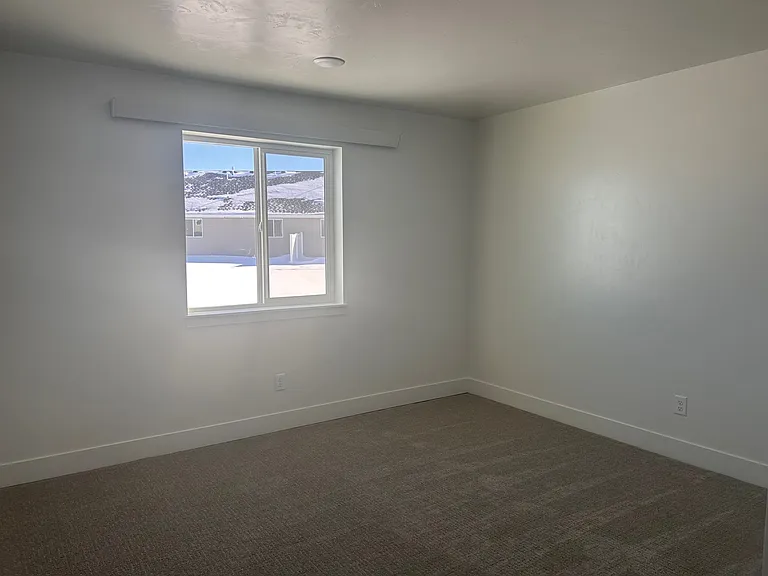 3 bed, 1.5 bath, 1125 sqft, $1,350 — Photo 9
