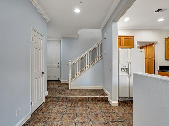 3rd image of 28 Trofello Ln