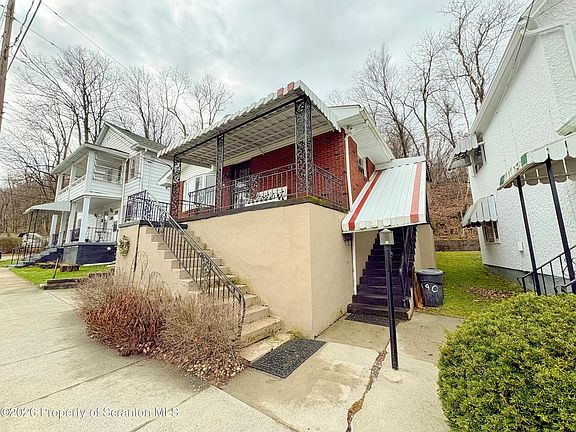 4th image of 200 Sand St