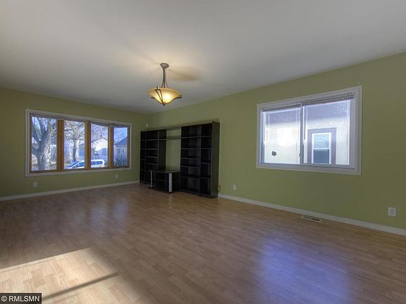2nd image of 3951 Queen Ave N