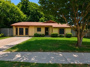 422 SW 17th St, Grand Prairie, TX 75051