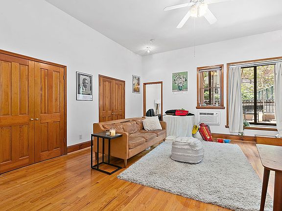 2nd image of 324 W 77th St APT 4