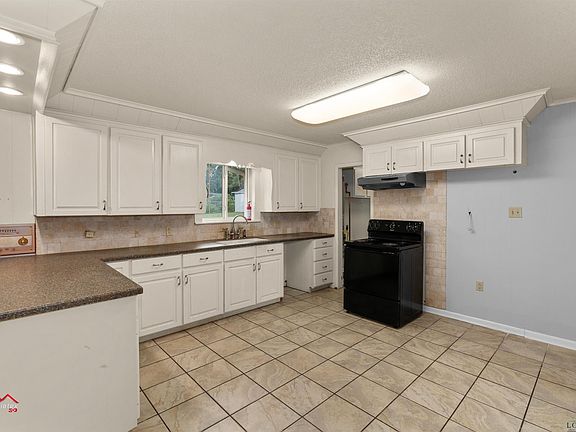 2nd image of 114 E Lynnwood Ln