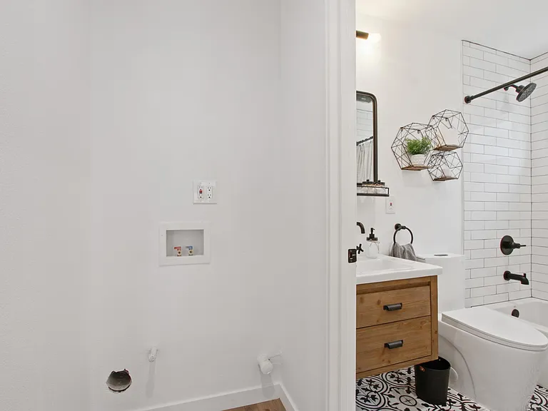 528 Sunrise St — Photo 7