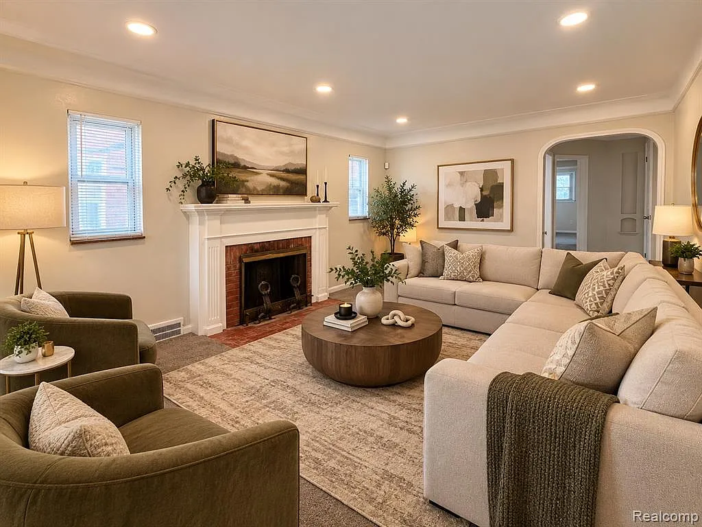 3 bed, 1.5 bath, 1313 sqft, $1,600 — Photo 3