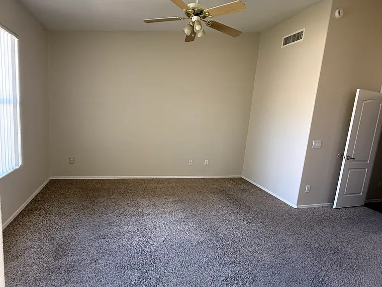 2062 E Willow Wick Rd — Photo 8