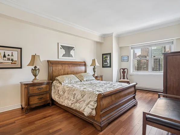 400 East 54th Street image 8 of 14