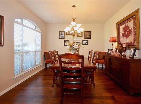 Dining area 2