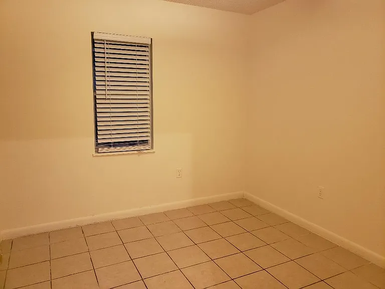 1061 Palmetto Ave #7 — Photo 6