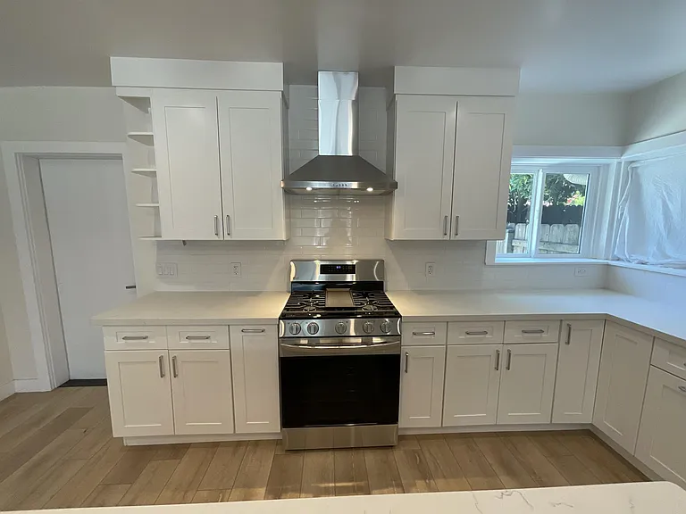 1515 Hess Rd #6 — Photo 4